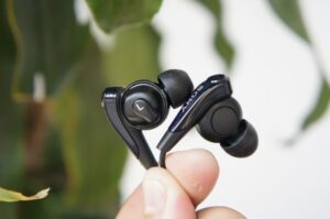 Tai Nghe in-ear chống ồn của Sony
